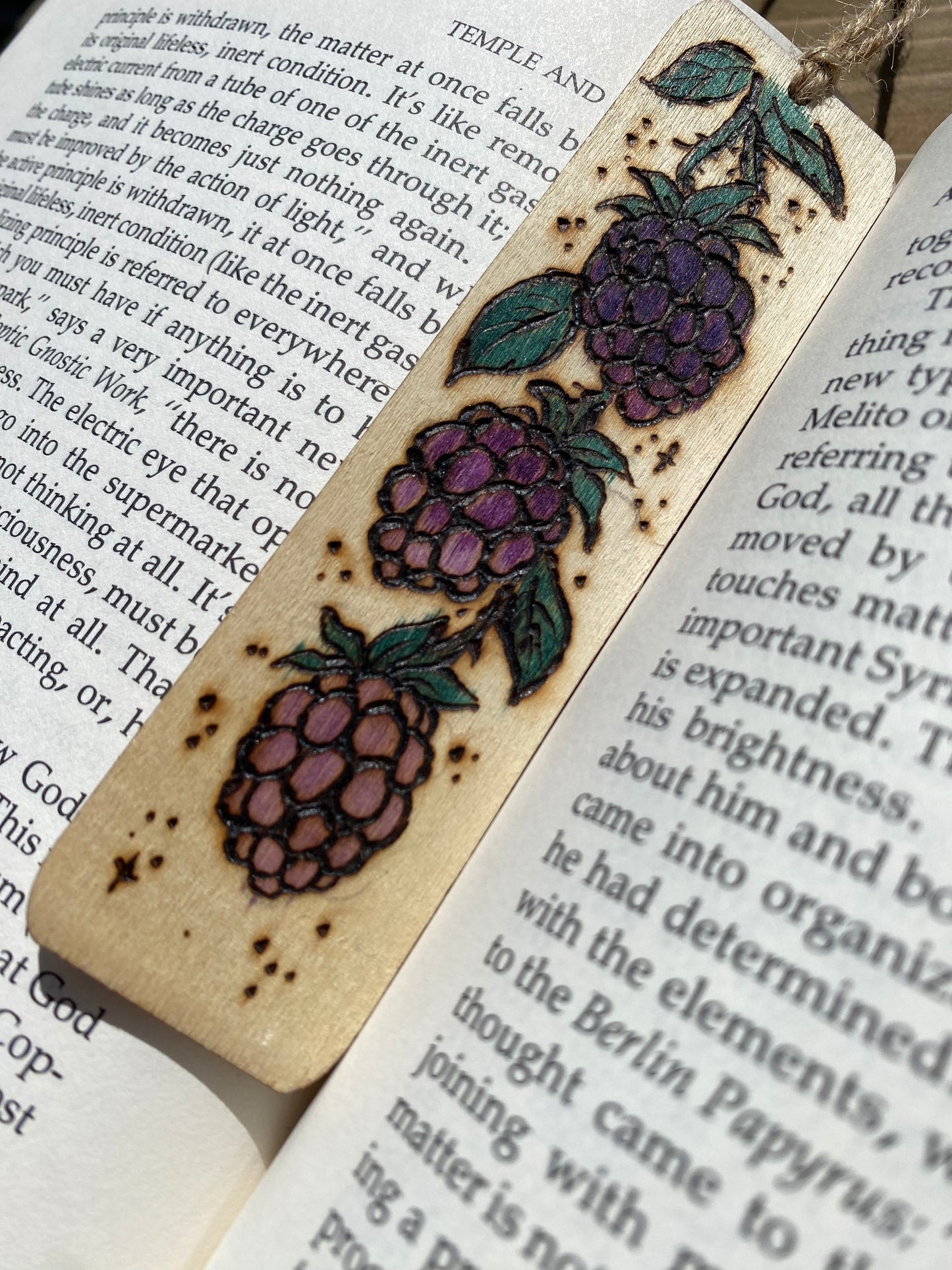 Wooden bookmark - Blackberries